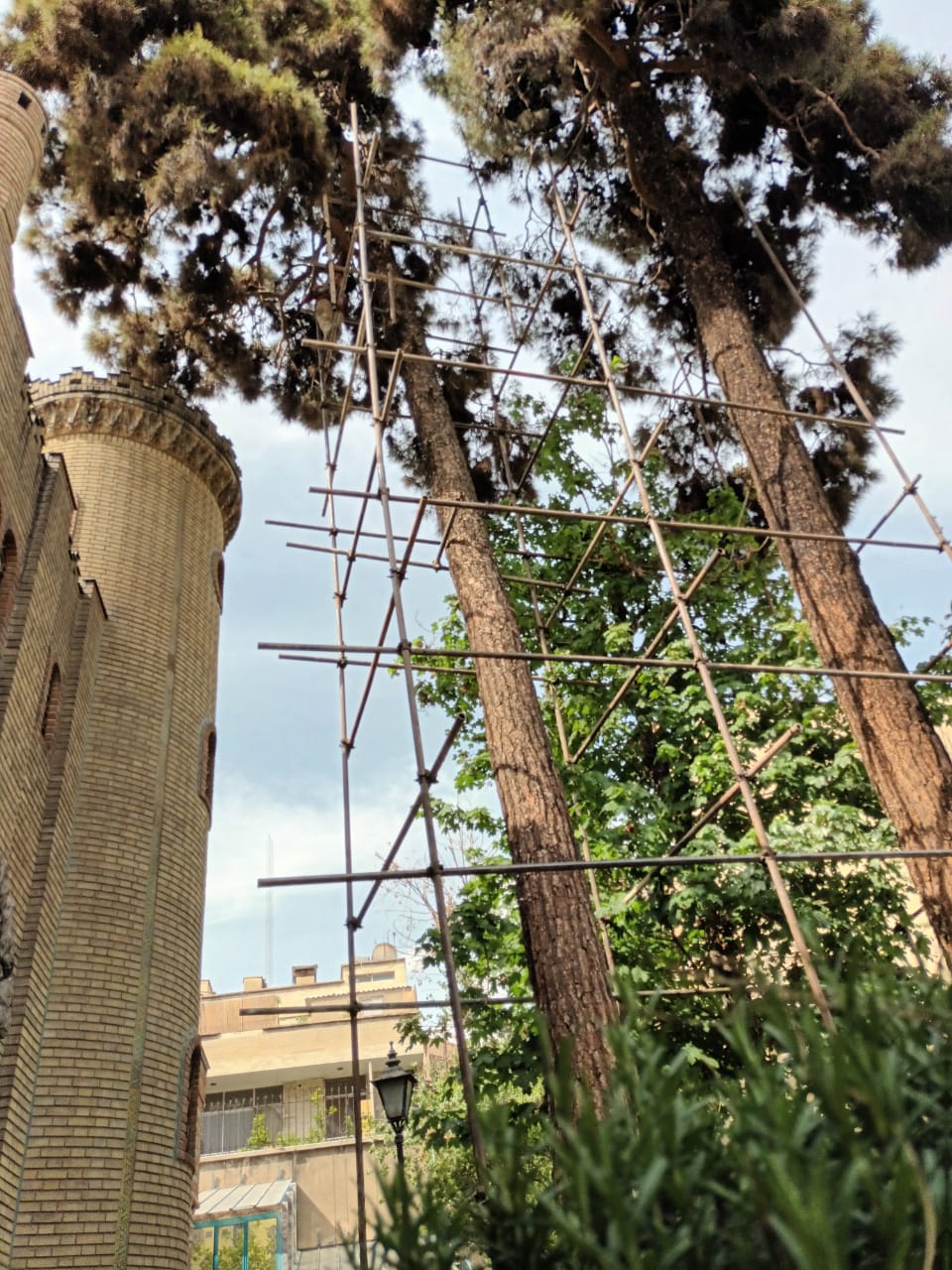 Scaffolding نصب داربست در تپه سفید