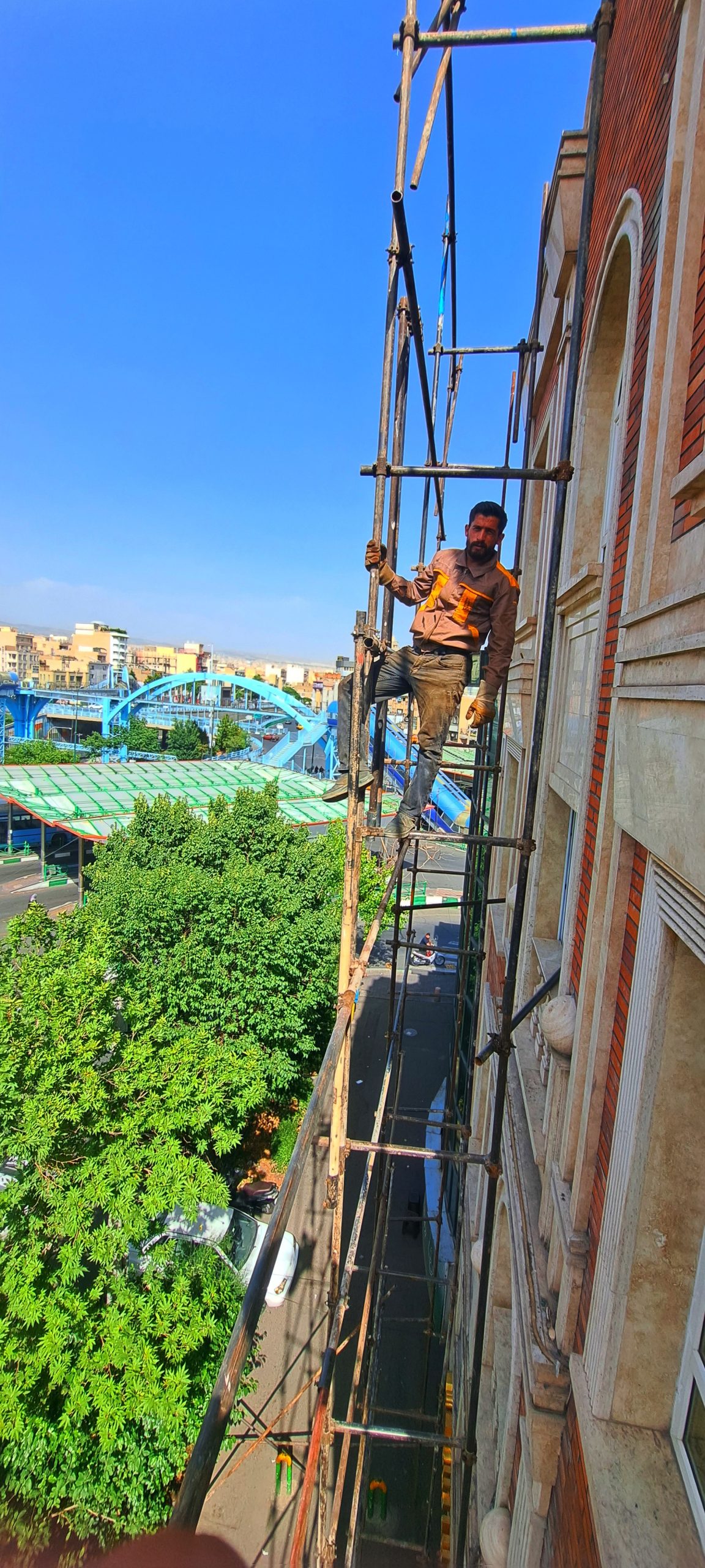 Scaffolding نصب داربست در گیلاوند