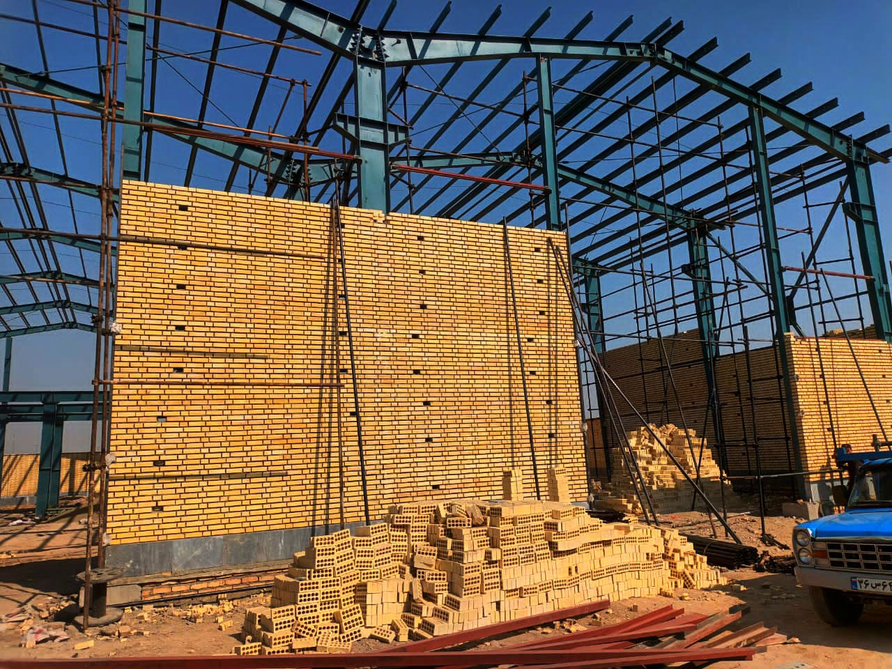 Scaffolding نصب داربست در شهرک صنعتی گلگون